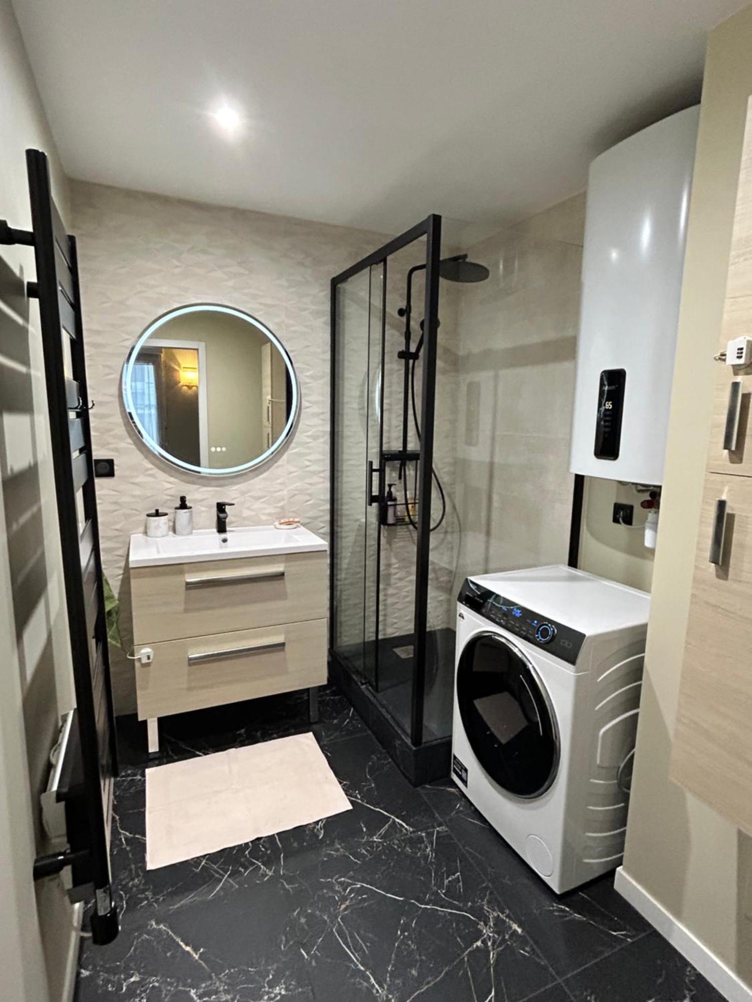נואזי-לה-גראן Sweet And Comfy In Hyper City Center With Netflix, Prime And Disney Plus Included מראה חיצוני תמונה